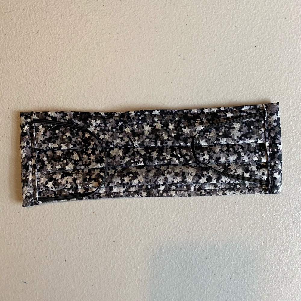 Black & Gray Star facemask. - Picture 11 of 11